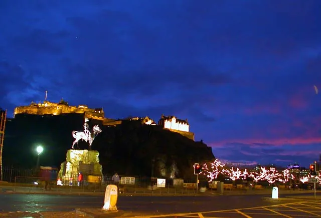 Sunset castle edinburgh